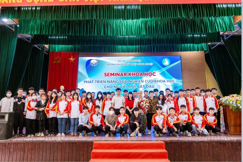 Seminar khoa học “Phát triển năng lực nghiên cứu khoa học cho người mới bắt đầu” 